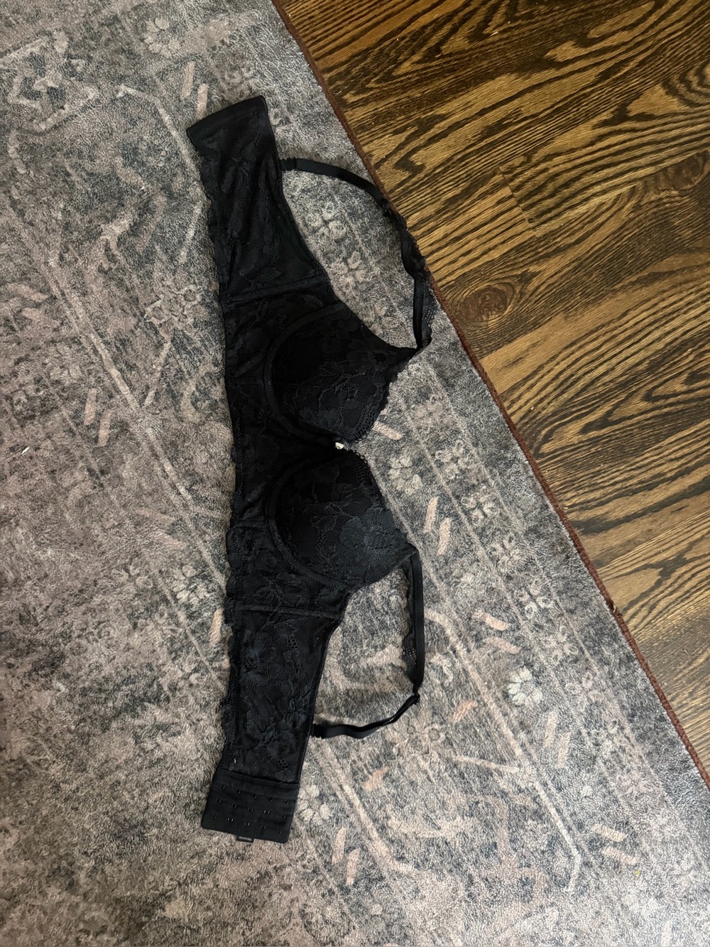 Victoria's Secret Black Lace Underwire Bra - Supportive Lace Design